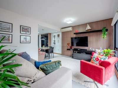 Casa em Condomínio à venda com 3 dormitórios, 211m² e 2 vagas no bairro Tristeza, Zona Sul de Porto Alegre