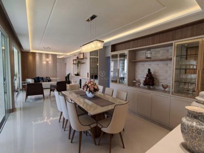 Apartamento à venda com 4 dormitórios, 150m² e 3 vagas no bairro Meia Praia em Itapema