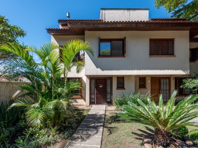 Casa em Condomínio à venda com 3 dormitórios, 271m² e 2 vagas no bairro Cristal, Zona Sul de Porto Alegre