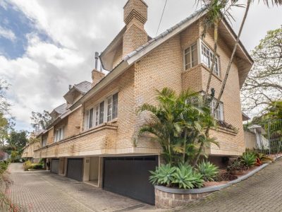 Casa em Condomínio à venda com 3 dormitórios, 351m² e 4 vagas no bairro Jardim Isabel, Zona Sul de Porto Alegre