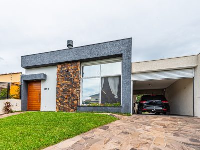 Casa à venda com 3 dormitórios, 156m² e 2 vagas no bairro Espírito Santo, Zona Sul de Porto Alegre