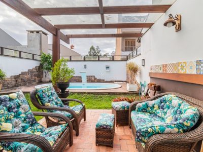 Casa à venda com 3 dormitórios, 113m² e 2 vagas no bairro Hípica, Zona Sul de Porto Alegre