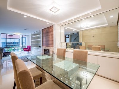 Casa em Condomínio à venda com 4 dormitórios, 204m² e 3 vagas no bairro Tristeza, Zona Sul de Porto Alegre