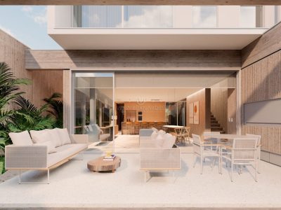 Casa à venda com 3 dormitórios, 275m² e 4 vagas no bairro Vila Assunção, Zona Sul de Porto Alegre