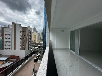 Apartamento à venda com 4 dormitórios, 280m² e 5 vagas no bairro Meia Praia em Itapema