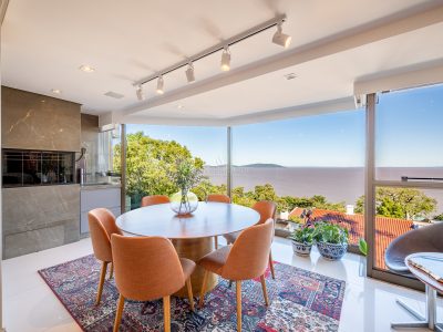 Casa em Condomínio à venda com 3 dormitórios, 263m² e 3 vagas no bairro Vila Conceição, Zona Sul de Porto Alegre