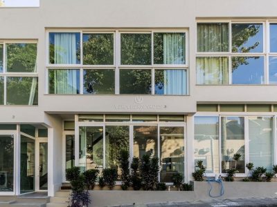 Casa em Condomínio à venda com 1 dormitório, 81m² e 2 vagas no bairro Vila Conceição, Zona Sul de Porto Alegre