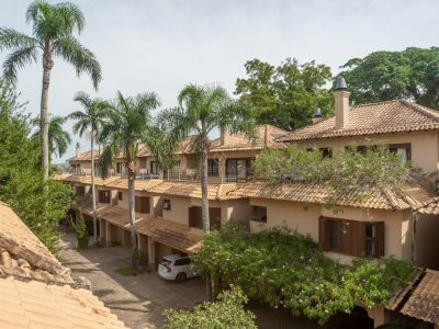Casa em Condomínio à venda com 3 dormitórios, 305m² e 3 vagas no bairro Tristeza, Zona Sul de Porto Alegre