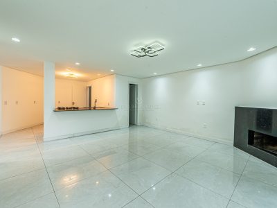 Casa à venda com 4 dormitórios, 173m² e 3 vagas no bairro Cristal, Zona Sul de Porto Alegre