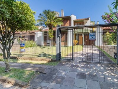 Casa à venda com 3 dormitórios, 268m² e 4 vagas no bairro Jardim Isabel, Zona Sul de Porto Alegre