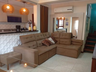 Casa à venda com 3 dormitórios, 75m² e 1 vaga no bairro Hípica, Zona Sul de Porto Alegre
