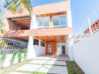 Casa à venda com 3 dormitórios, 175m² e 4 vagas no bairro Ipanema, Zona Sul de Porto Alegre