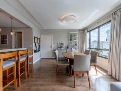 Apartamento à venda com 3 dormitórios, 103m² e 2 vagas no bairro Menino Deus, Zona Sul de Porto Alegre