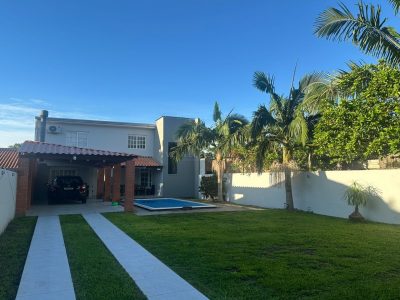 Casa à venda com 3 dormitórios, 142m² e 2 vagas no bairro Aberta dos Morros, Zona Sul de Porto Alegre