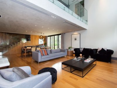 Casa em Condomínio à venda com 5 dormitórios, 560m² e 4 vagas no bairro Terra Ville, Zona Sul de Porto Alegre