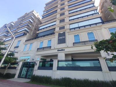 Apartamento à venda com 4 dormitórios, 206m² e 3 vagas no bairro Meia Praia em Itapema