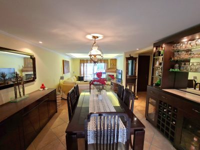 Casa em Condomínio à venda com 3 dormitórios, 180m² e 2 vagas no bairro Tristeza, Zona Sul de Porto Alegre