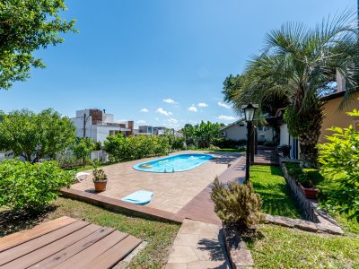 Casa em Condomínio à venda com 5 dormitórios, 450m² e 5 vagas no bairro Lagos de Nova Ipanema, Zona Sul de Porto Alegre