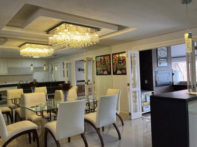 Casa à venda com 3 dormitórios, 189m² e 3 vagas no bairro Ipanema, Zona Sul de Porto Alegre