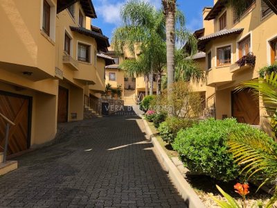 Casa em Condomínio à venda com 3 dormitórios, 235m² e 2 vagas no bairro Tristeza, Zona Sul de Porto Alegre