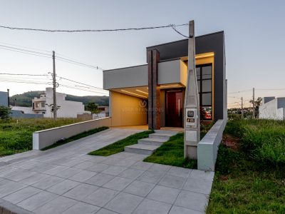 Casa à venda com 3 dormitórios, 127m² e 2 vagas no bairro Hípica, Zona Sul de Porto Alegre