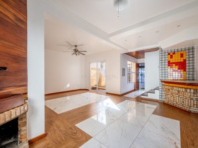 Casa à venda com 4 dormitórios, 234m² e 3 vagas no bairro Tristeza, Zona Sul de Porto Alegre