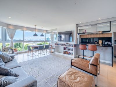 Apartamento Garden à venda com 3 dormitórios, 150m² e 2 vagas no bairro Cristal, Zona Sul de Porto Alegre