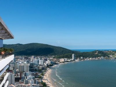 Apartamento à venda com 4 dormitórios, 238m² e 3 vagas no bairro Centro em Itapema