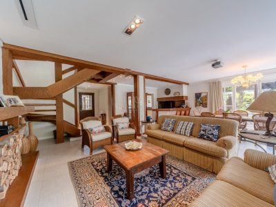 Casa em Condomínio à venda com 4 dormitórios, 321m² e 6 vagas no bairro Terra Ville, Zona Sul de Porto Alegre