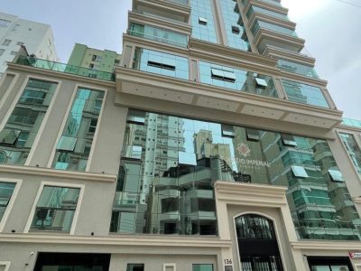 Duplex à venda com 4 dormitórios, 290m² e 4 vagas no bairro Meia Praia em Itapema