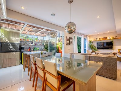 Casa em Condomínio à venda com 3 dormitórios, 177m² e 2 vagas no bairro Teresópolis, Zona Sul de Porto Alegre