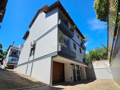 Casa em Condomínio à venda com 3 dormitórios, 202m² e 2 vagas no bairro Tristeza, Zona Sul de Porto Alegre