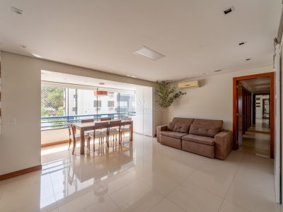 Apartamento à venda com 3 dormitórios, 98m² e 1 vaga no bairro Cristal, Zona Sul de Porto Alegre