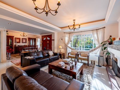 Casa à venda com 3 dormitórios, 286m² e 2 vagas no bairro Vila Conceição, Zona Sul de Porto Alegre