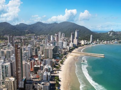 Apartamento à venda com 4 dormitórios, 150m² e 4 vagas no bairro Centro em Itapema