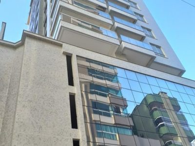 Apartamento à venda com 3 dormitórios, 132m² e 2 vagas no bairro Meia Praia em Itapema