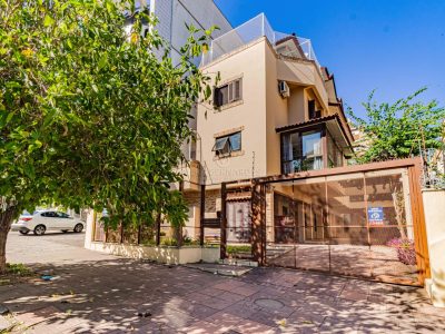 Casa em Condomínio à venda com 3 dormitórios, 243m² e 3 vagas no bairro Menino Deus, Zona Central de Porto Alegre
