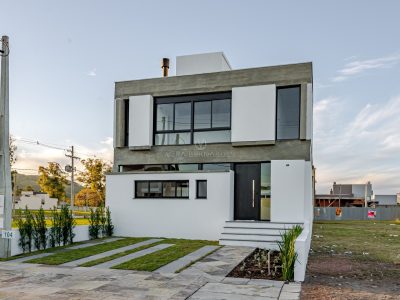 Casa em Condomínio à venda com 3 dormitórios, 120m² e 2 vagas no bairro Hípica, Zona Sul de Porto Alegre