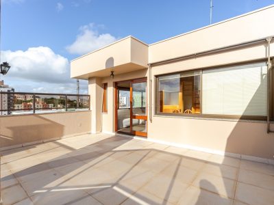 Cobertura à venda com 3 dormitórios, 166m² e 2 vagas no bairro Tristeza, Zona Sul de Porto Alegre