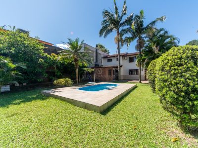 Casa à venda com 3 dormitórios, 179m² e 4 vagas no bairro Tristeza, Zona Sul de Porto Alegre