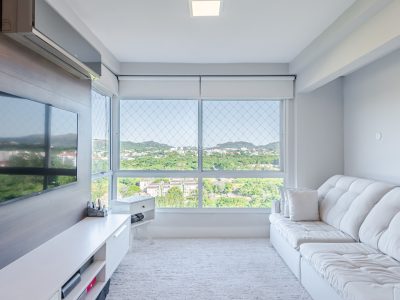 Cobertura à venda com 3 dormitórios, 132m² e 2 vagas no bairro Cavalhada, Zona Sul de Porto Alegre