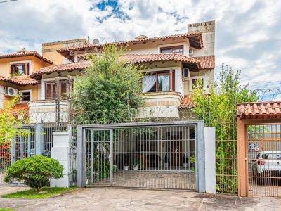 Casa à venda com 3 dormitórios, 175m² e 3 vagas no bairro Ipanema, Zona Sul de Porto Alegre