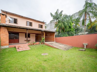 Casa à venda com 3 dormitórios, 228m² e 3 vagas no bairro Ipanema, Zona Sul de Porto Alegre