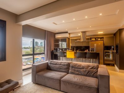 Apartamento à venda com 3 dormitórios, 100m² e 2 vagas no bairro Cristal em Porto Alegre