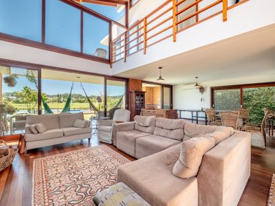 Casa em Condomínio à venda com 3 dormitórios, 336m² e 2 vagas no bairro Terra Ville, Zona Sul de Porto Alegre