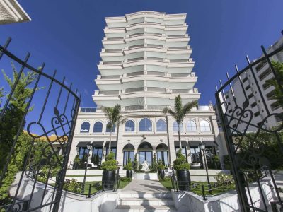 Apartamento à venda com 4 dormitórios, 2m² e 4 vagas no bairro Centro em Itapema