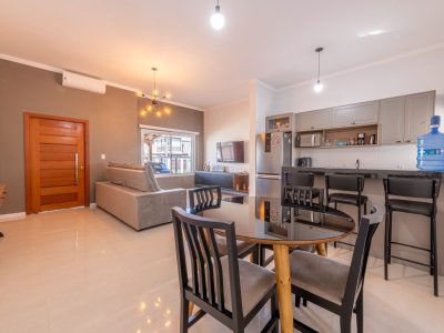 Casa Térrea à venda com 3 dormitórios, 96m² e 2 vagas no bairro Hípica, Zona Sul de Porto Alegre