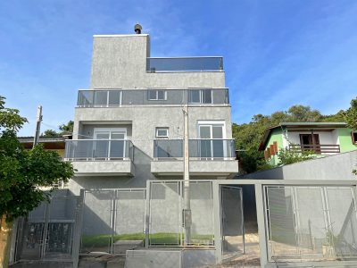 Casa em Condomínio à venda com 3 dormitórios, 215m² e 1 vaga no bairro Tristeza, Zona Sul de Porto Alegre