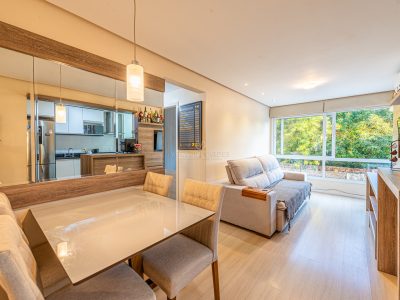 Apartamento à venda com 3 dormitórios, 71m² e 1 vaga no bairro Cavalhada em Porto Alegre