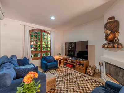 Casa em Condomínio à venda com 3 dormitórios, 197m² e 2 vagas no bairro Cristal, Zona Sul de Porto Alegre
